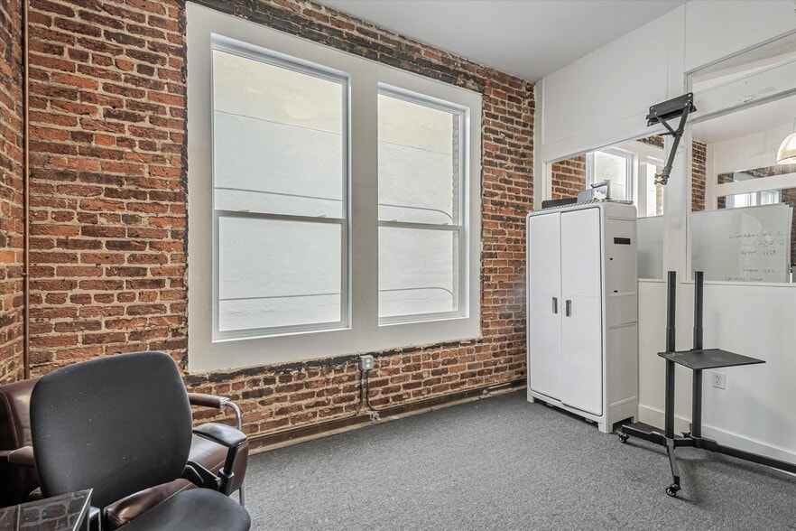 More Photos Of 34-38 Mason St, San Francisco Loft Creative Space For Sale