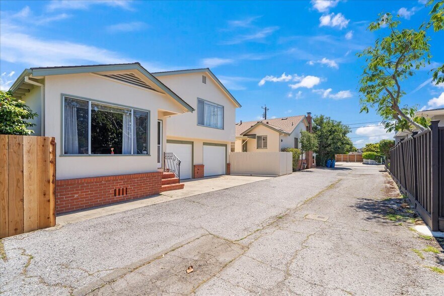 More Photos Of 1015 10th Ave, San Mateo Multifamily For Sale