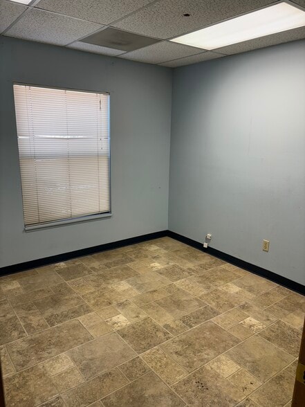 More Photos Of 1755 Airway Ave, Kingman Healthcare For Lease