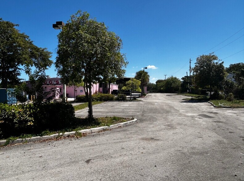 More Photos Of 1820 NW 21st St, Pompano Beach Warehouse For Lease