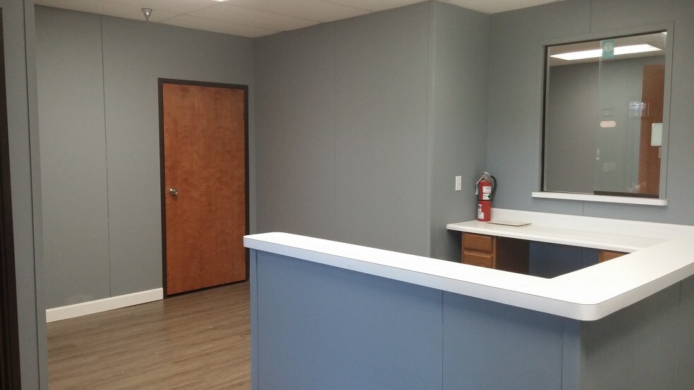 More Photos Of 8550-8565 N Silvery Ln, Dearborn Heights Medical For Sale