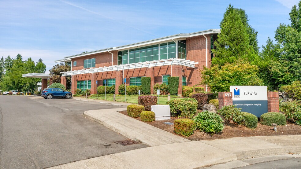 More Photos Of 693 Ray J. Glatt Cir, Woodburn Medical For Sale