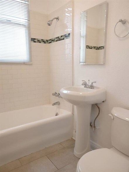 More Photos Of 745 S Normandie Ave, Los Angeles Apartments For Sale