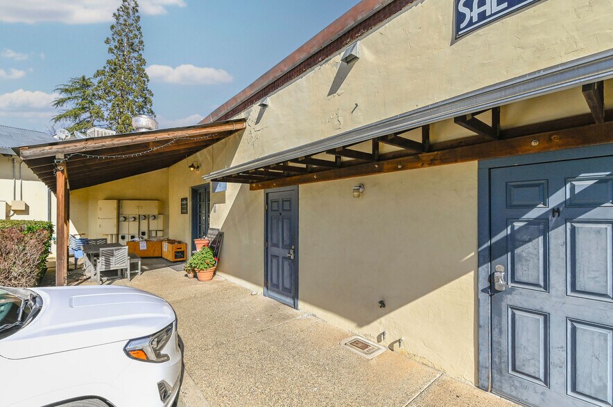 More Photos Of 191 Main St, Murphys General Retail For Sale