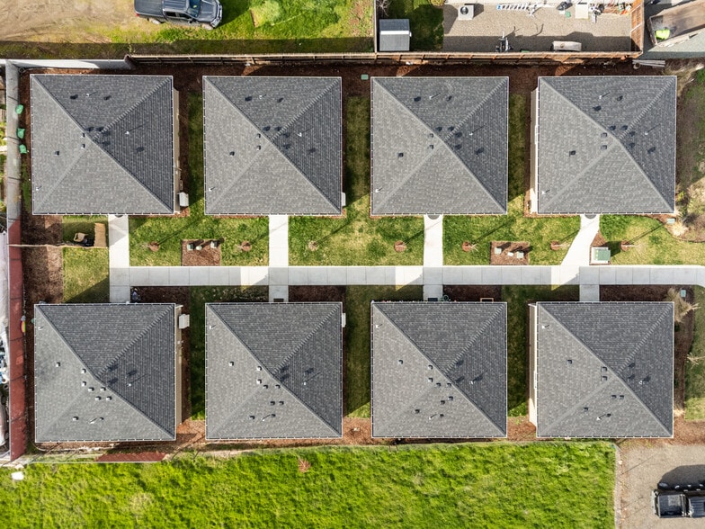 More Photos Of 634 Colinwood ct, Medford Apartments For Sale