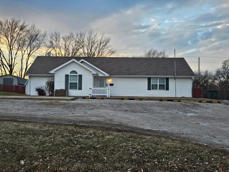 More Photos Of 210 E Fields Blvd, El Dorado Springs Schools For Sale