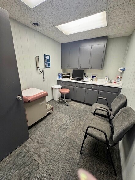 More Photos Of 224 N Main St, Spring Lake Medical For Sale