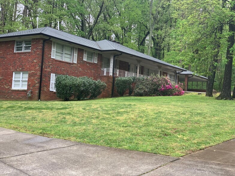 More Photos Of 2228 Scenic Dr, Snellville Office Residential For Sale