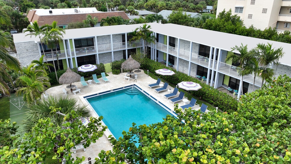 Primary Photo Of 1705 Ocean Dr, Vero Beach Hotel For Sale