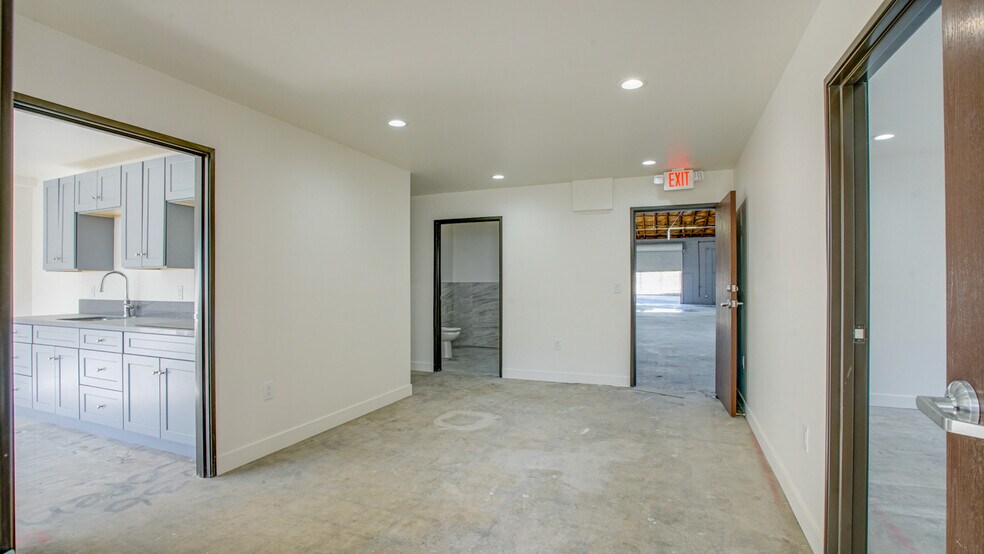 More Photos Of 2431 Eads St, Los Angeles Warehouse For Lease