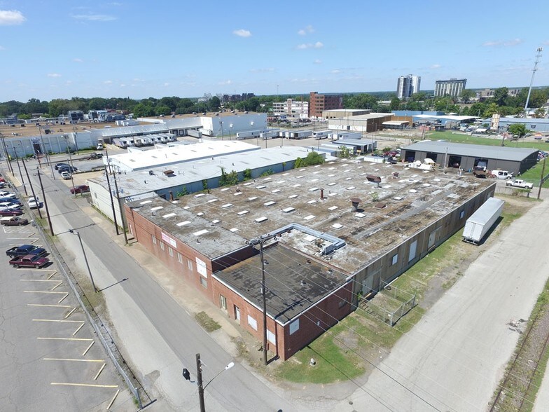 More Photos Of 66 W Colorado Ave, Memphis Warehouse For Lease