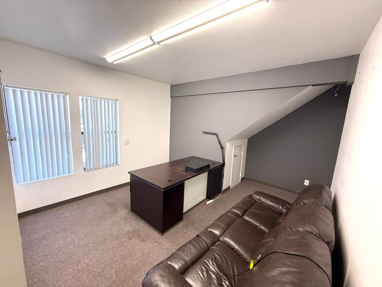 More Photos Of 3113 Market St, San Diego Office Residential For Lease