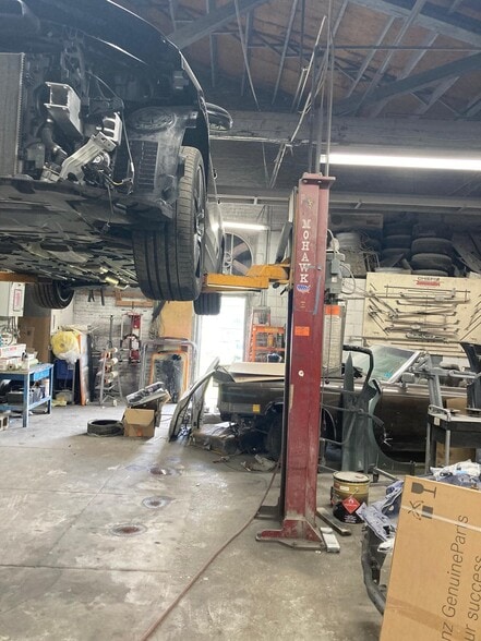 More Photos Of 875 Broadway, Newark Service For Lease