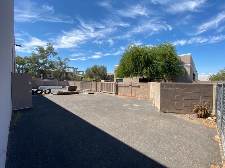 More Photos Of 2225 W Pecos Rd, Chandler Light Manufacturing For Lease