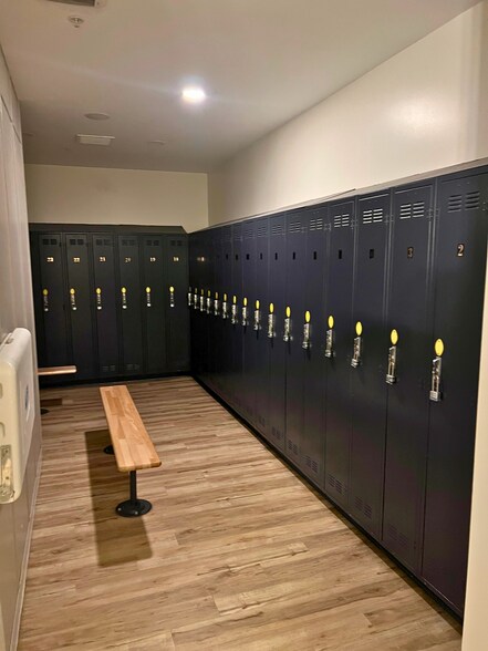 More Photos Of 1020 W Francis Ave, Spokane Freestanding For Lease