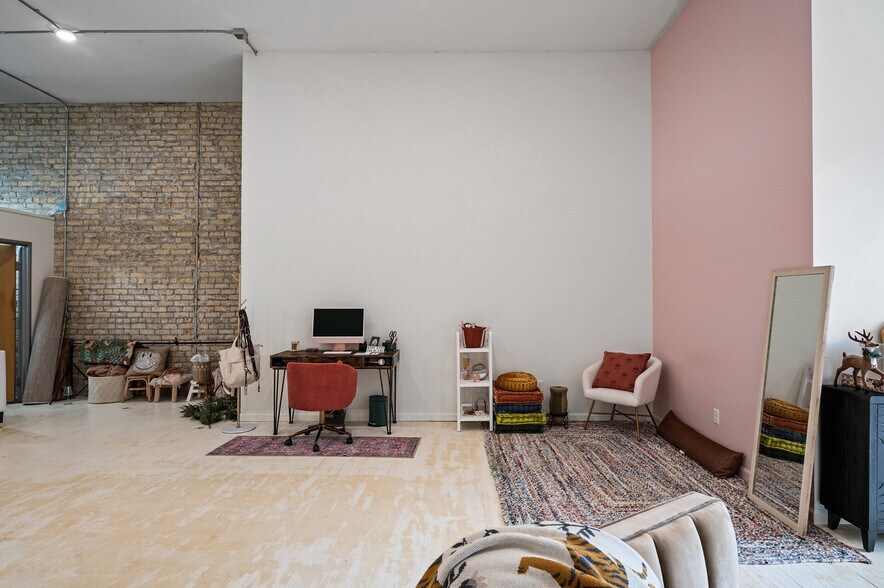 More Photos Of 102 State St N, Waseca Office For Lease