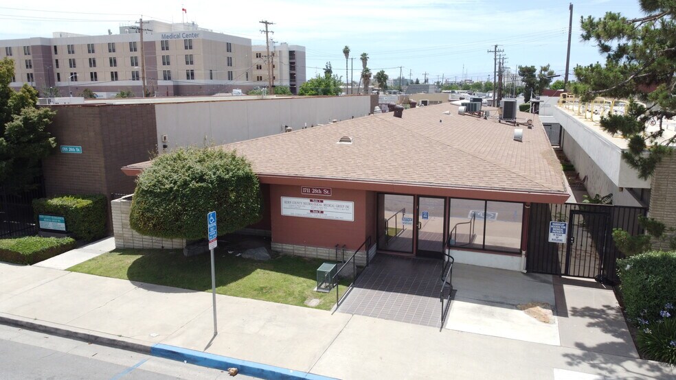 More Photos Of 1711 28th St, Bakersfield Medical For Lease