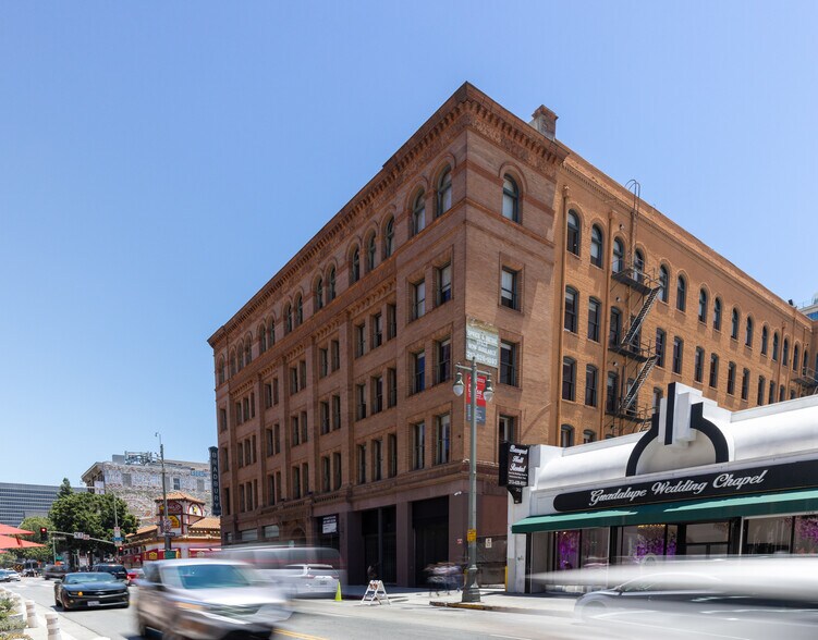 More Photos Of 300-310 S Broadway, Los Angeles Office For Lease