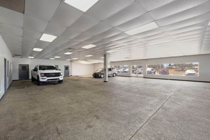 More Photos Of 820 Beckman Rd, Lodi Auto Repair For Lease