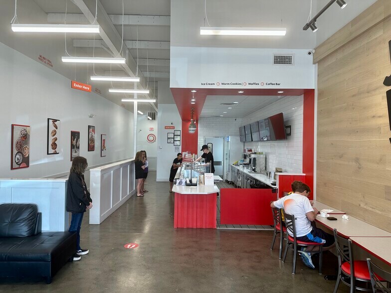 More Photos Of 391 Quill Dr, Dawsonville General Retail For Lease