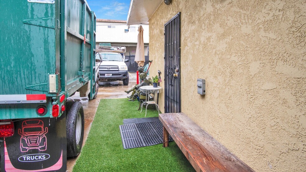 More Photos Of 644 N Serrano Ave, Los Angeles Multifamily For Sale