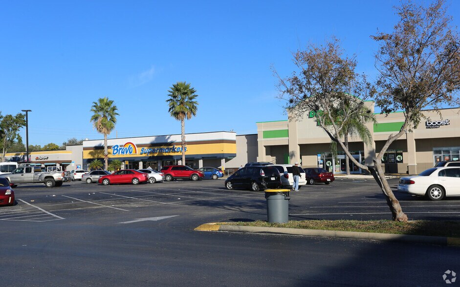 More Photos Of 933 Semoran Blvd, Orlando Unknown For Lease