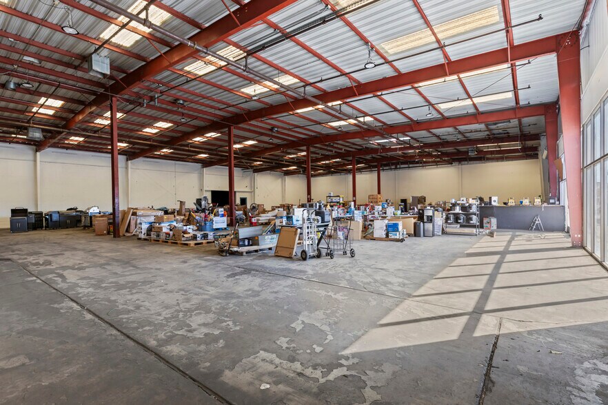 More Photos Of 1321 Railroad Ave, Clovis Warehouse For Lease