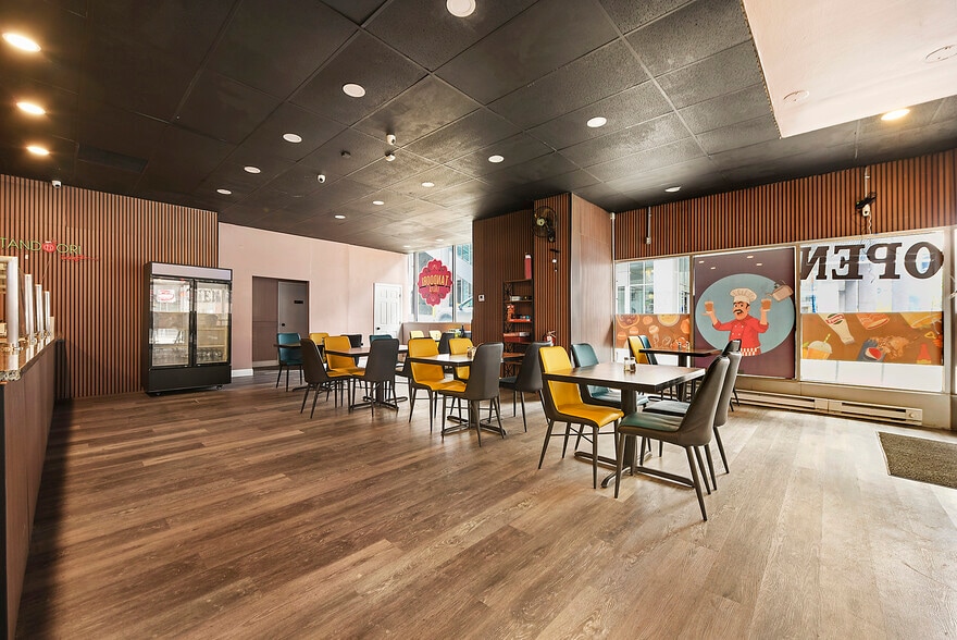 More Photos Of 400-416 Smithfield St, Pittsburgh Parking Garage For Lease