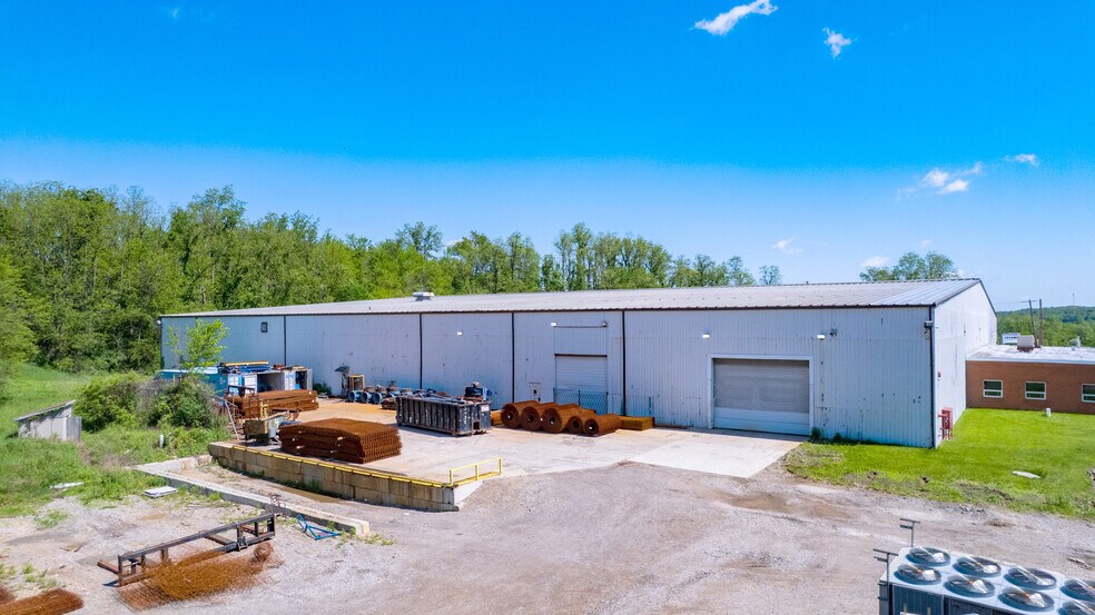 More Photos Of 714 Braddock View Dr, Mount Braddock Warehouse For Lease