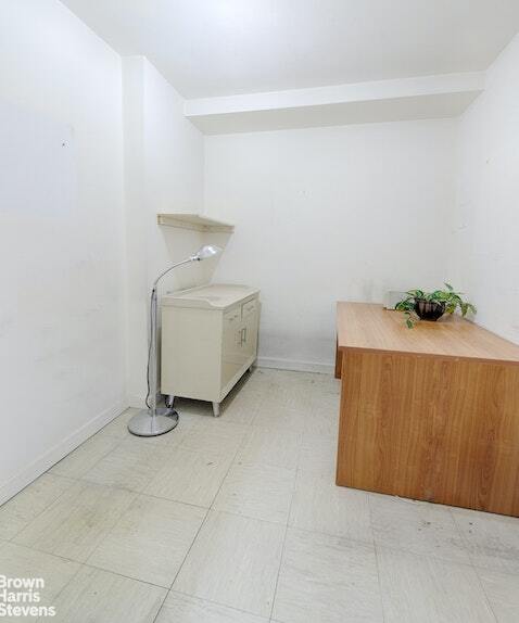 More Photos Of 15 W 72nd St, New York Apartments For Sale