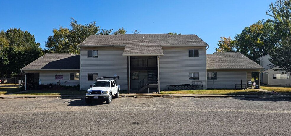 More Photos Of 401 N Cumberland Ave, Russellville Apartments For Sale