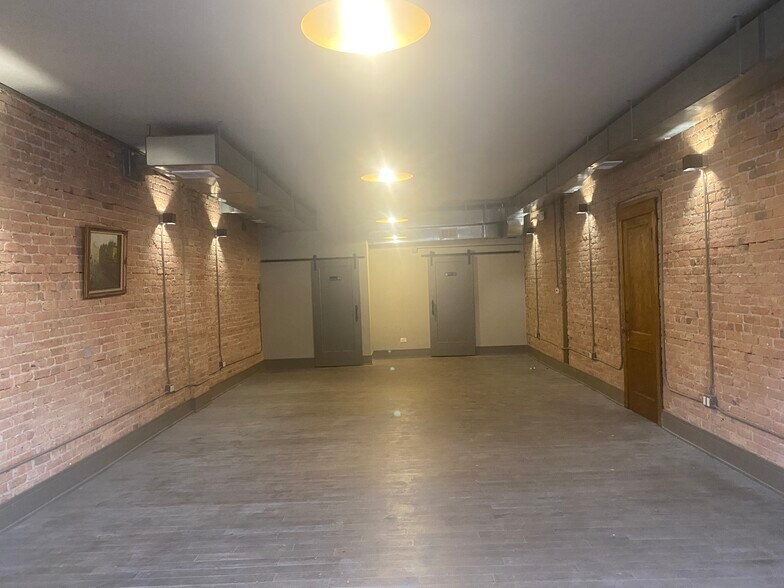 More Photos Of 6200 Roosevelt Rd, Oak Park Storefront Retail Office For Lease