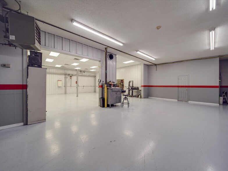 More Photos Of 4400 Republic Ct, Concord Warehouse For Lease