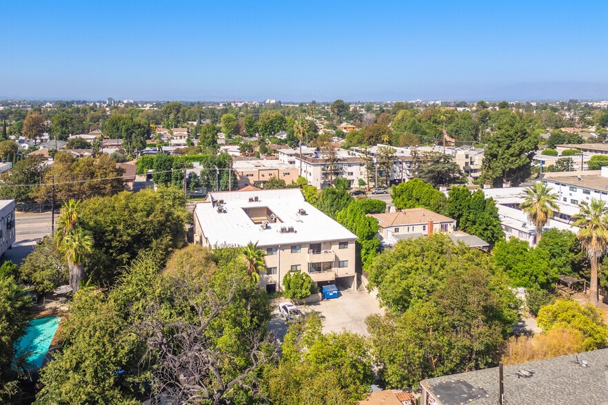 More Photos Of 6924 Woodman Ave, Van Nuys Apartments For Sale