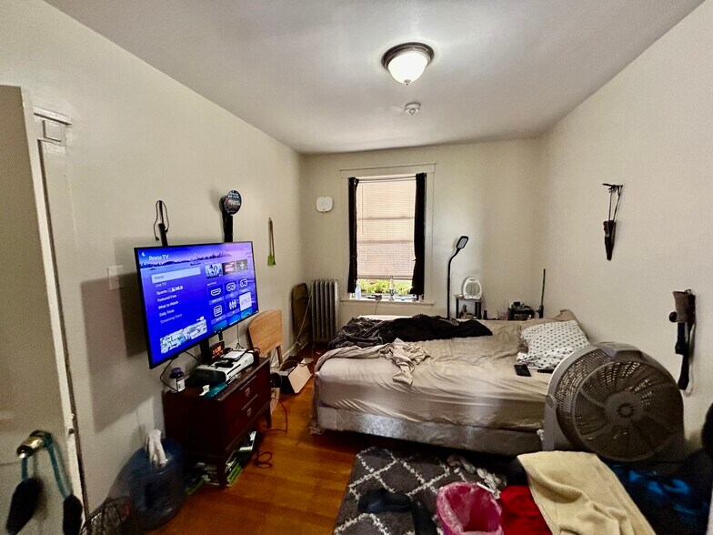 More Photos Of 816-822 E Marquette Rd, Chicago Apartments For Sale