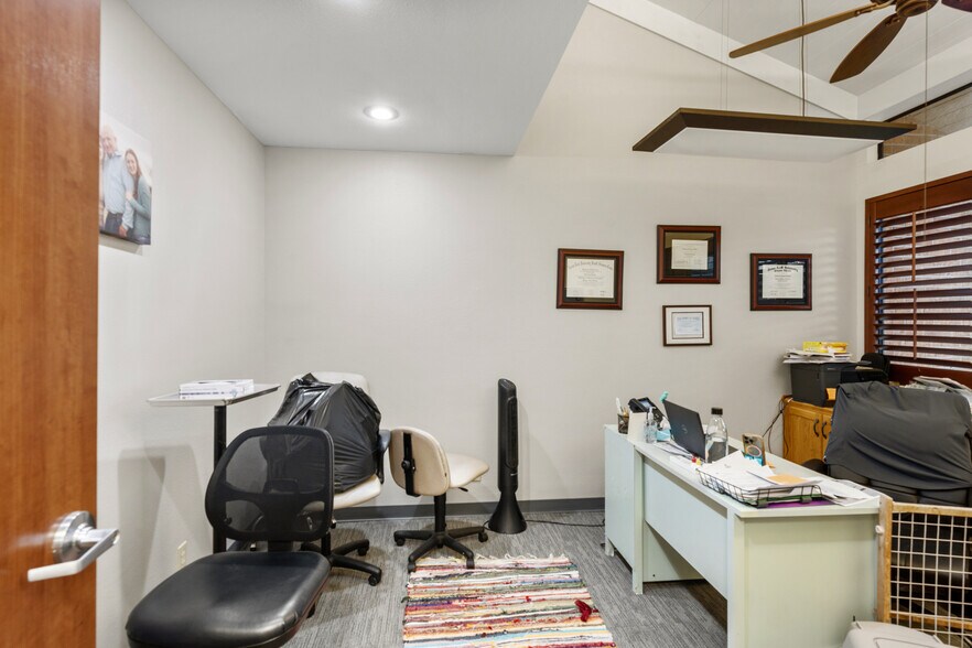 More Photos Of 2501 N Navarro St, Victoria Medical For Sale