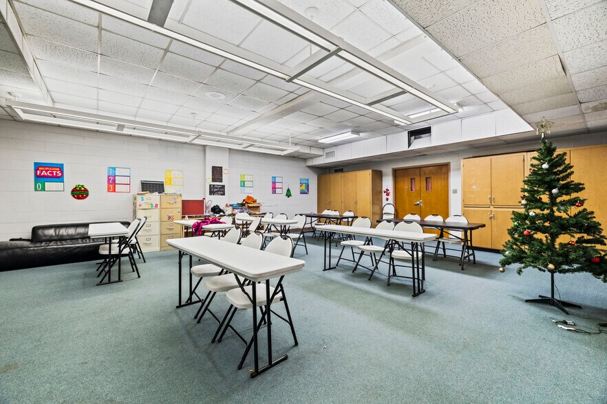 More Photos Of 500 Magrill st, Longview Loft Creative Space For Sale