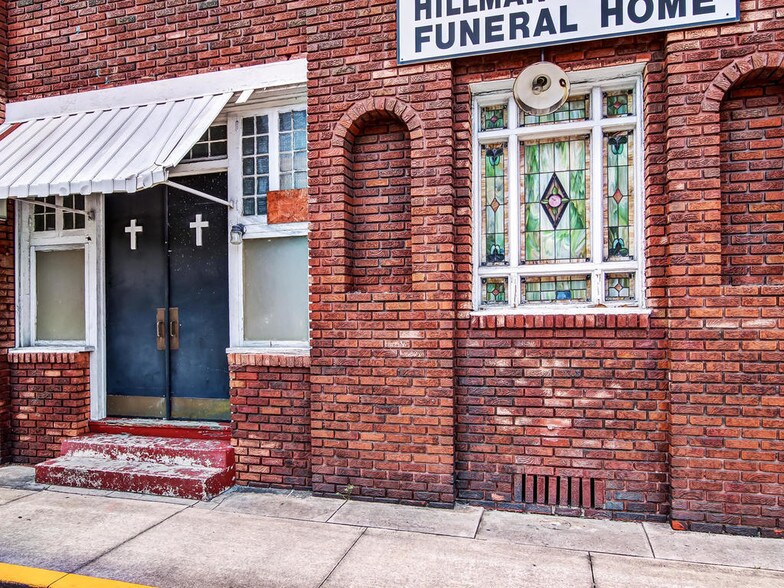 More Photos Of 525 Beaver St, Jacksonville Cemetery Mausoleum For Lease