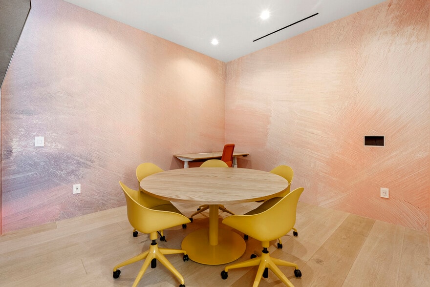 More Photos Of 1346 Abbot Kinney Blvd, Venice Office For Sale