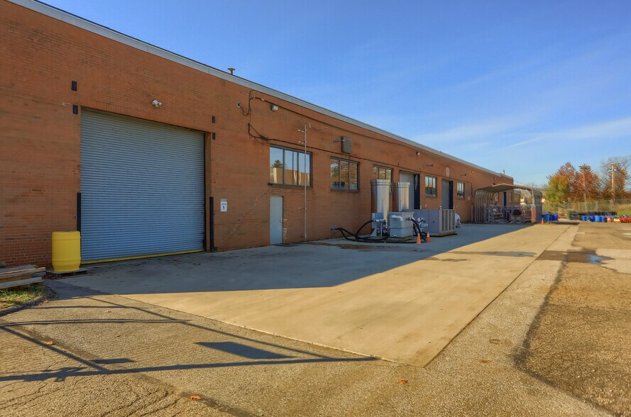 More Photos Of 150 Gamma Dr, Pittsburgh Light Manufacturing For Sale