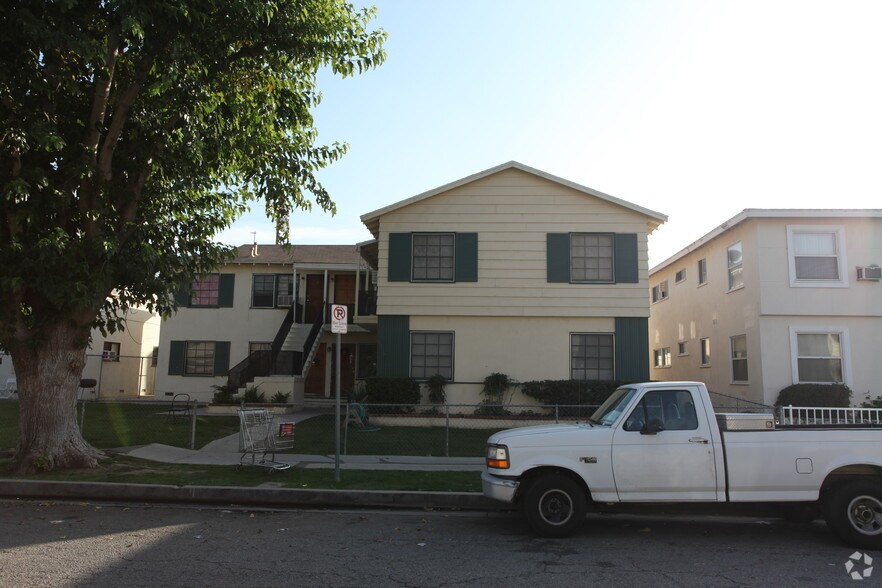 More Photos Of 20618 Hartland St, Winnetka Apartments For Sale