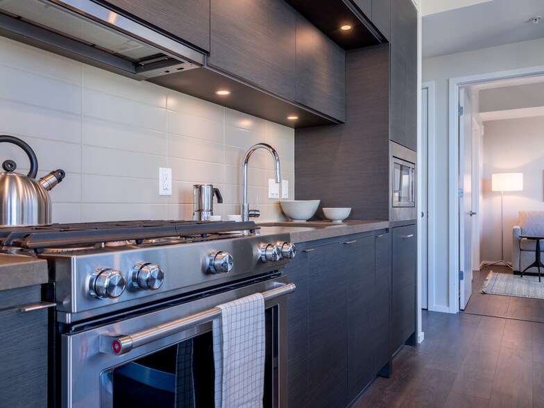 More Photos Of 1800 N Lynn St, Arlington Apartments For Lease