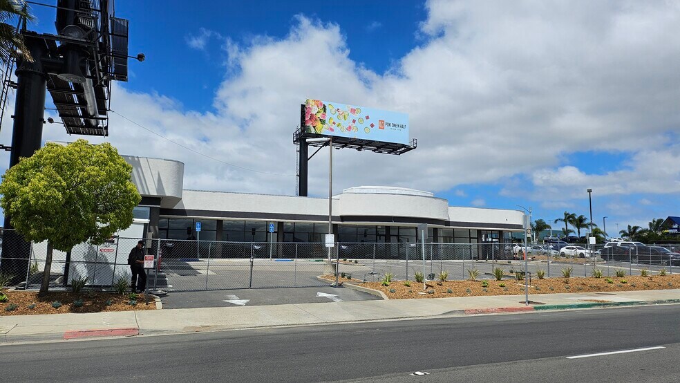 More Photos Of 4488 Convoy St, San Diego Unknown For Lease