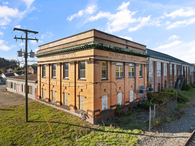 More Photos Of 2200 Union St, Bellaire Industrial For Sale