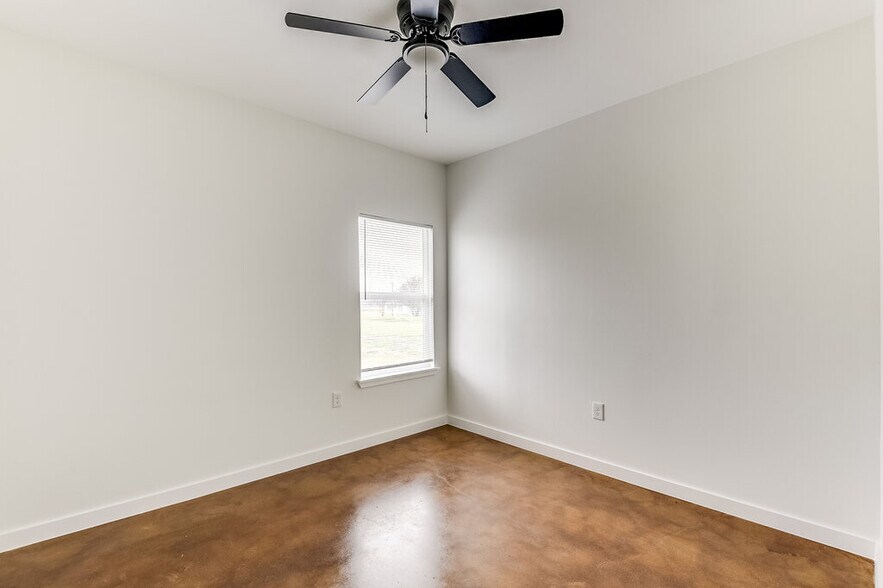 More Photos Of 1020 Burnett blvd, Alvarado Apartments For Sale