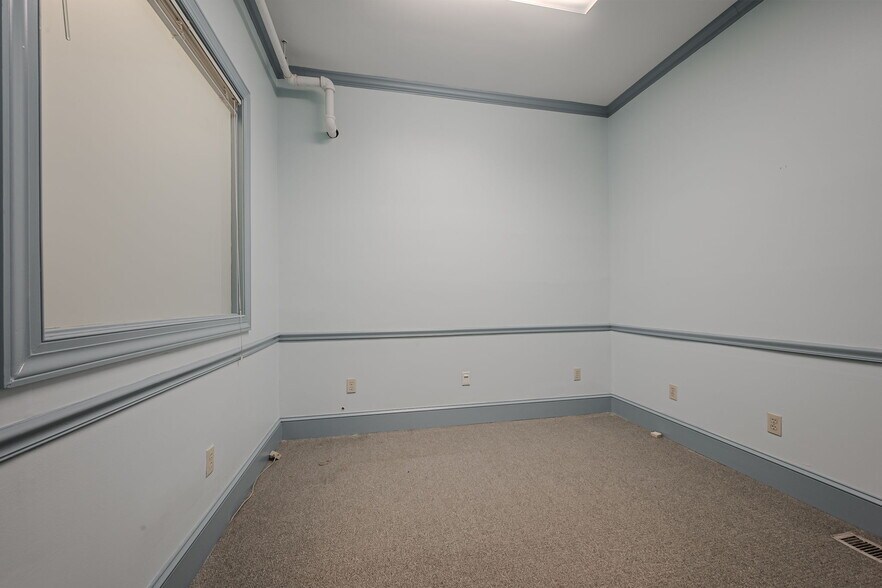 More Photos Of 77 E Main St, Newark Loft Creative Space For Sale