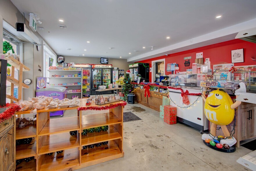 More Photos Of 25 Main St E, Lyn Storefront Retail Office For Sale