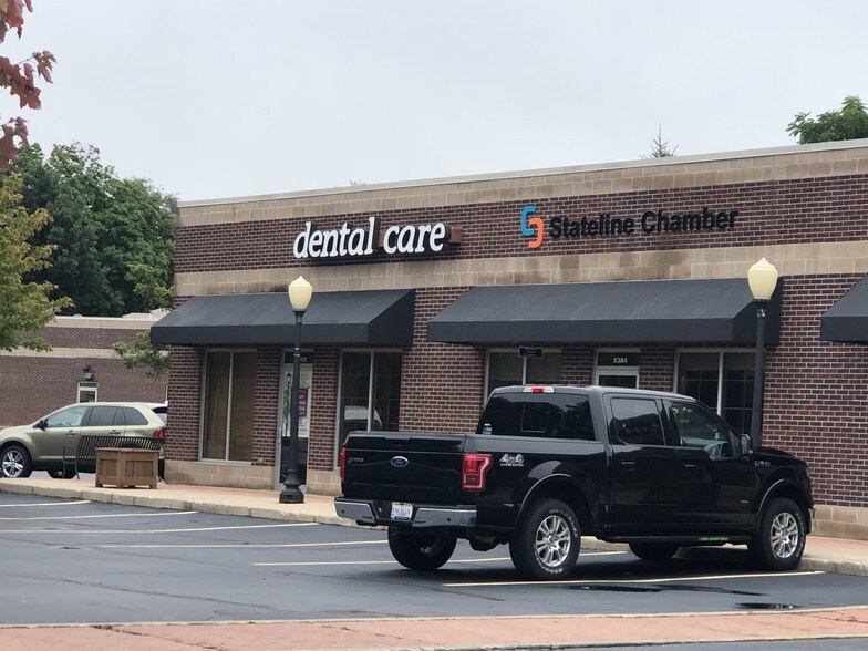 More Photos Of 5300-5426 Williams Dr, Roscoe Storefront For Lease