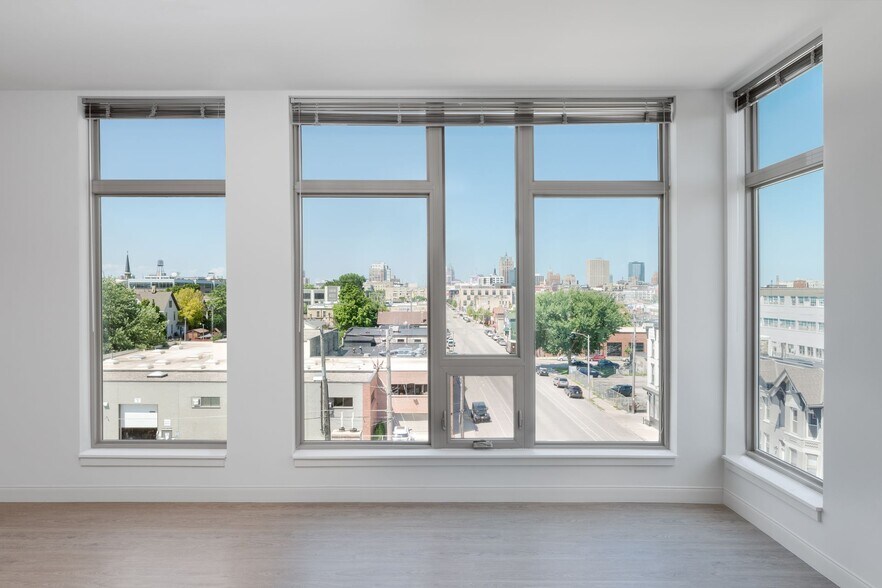 More Photos Of 211 W Mineral St, Milwaukee Apartments For Lease