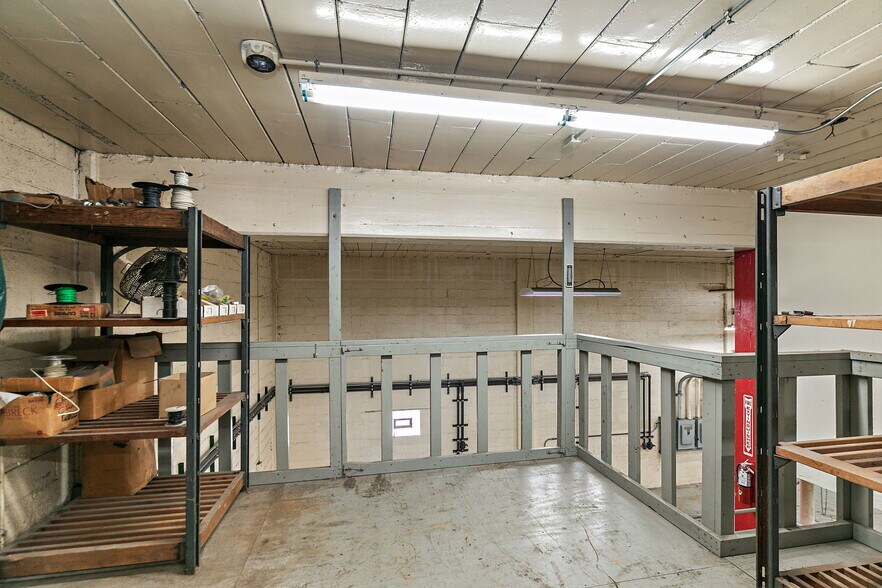 More Photos Of 303 Elgin Ave, Elgin Industrial For Sale